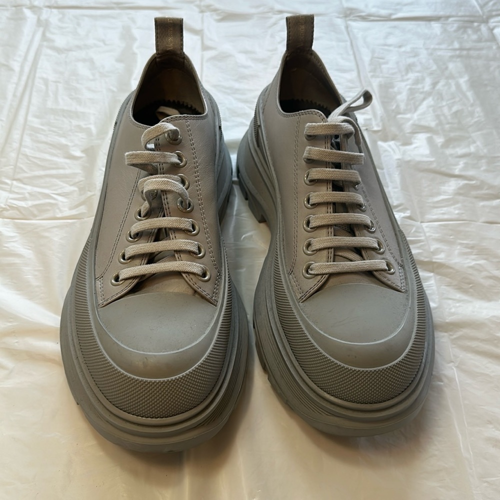 Alexander McQueen men’s Tread slick sneakers size 42 EU ….. authentic no BS ing